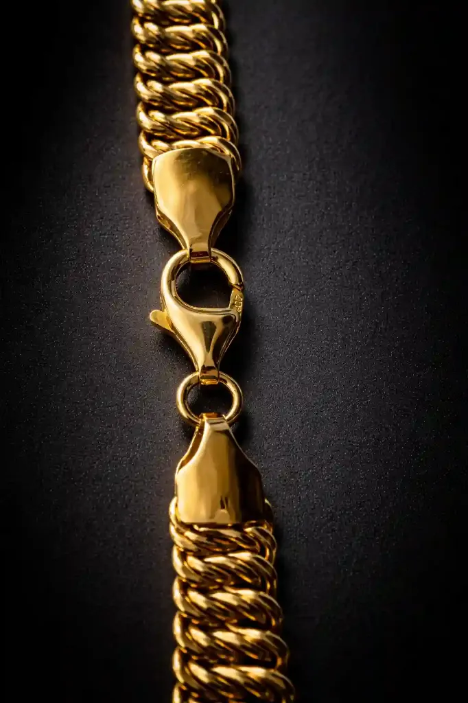 Cadena cubana de oro con cierre.webp