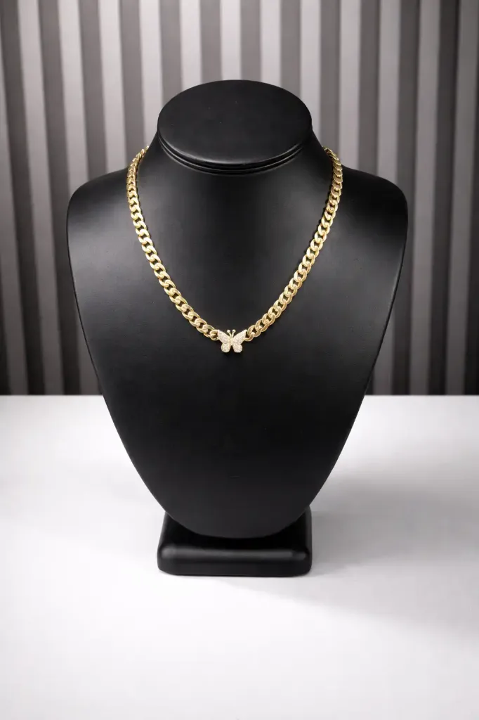 Gargantilla de mariposa